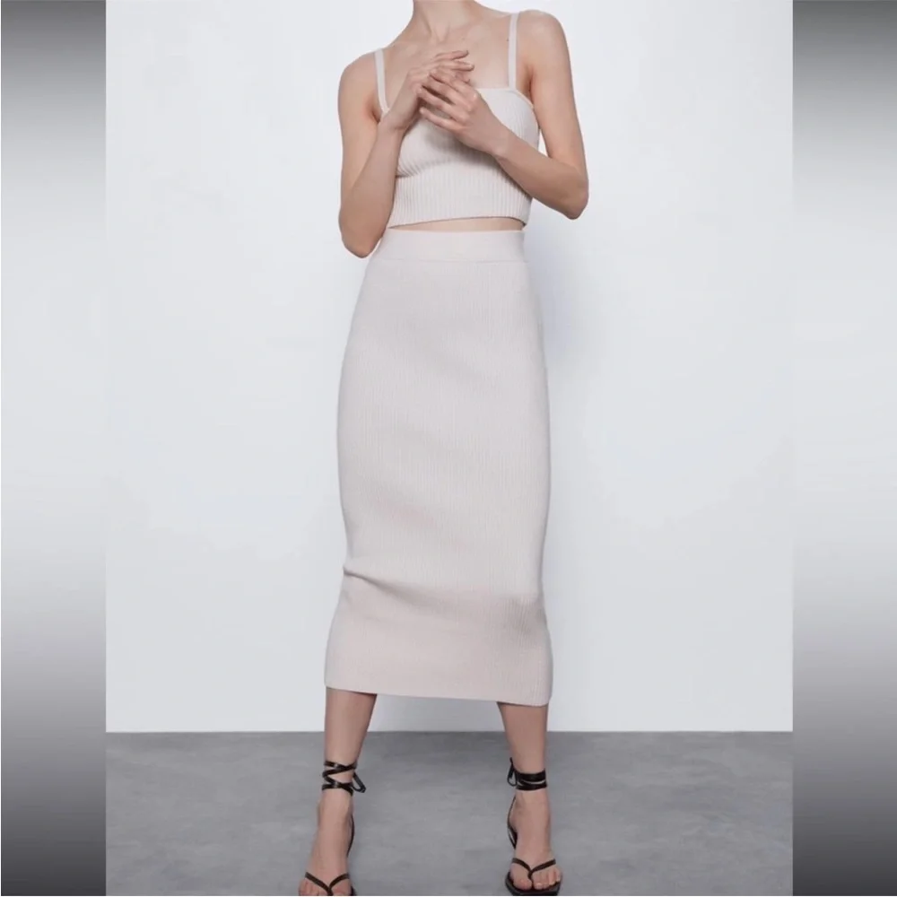 Zara ribbed KNIT stretch pencil midi skirt in Ecru cream neutral size S  NWT